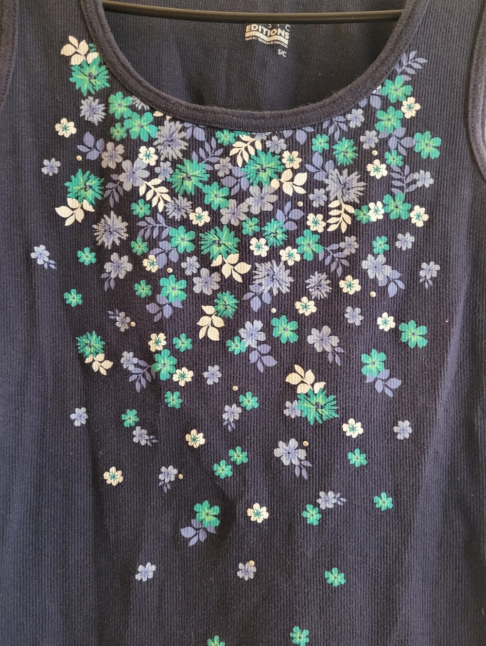 Two Basic Editions Floral Embroidered Tank Tops Size Small - Picture 2 of 9